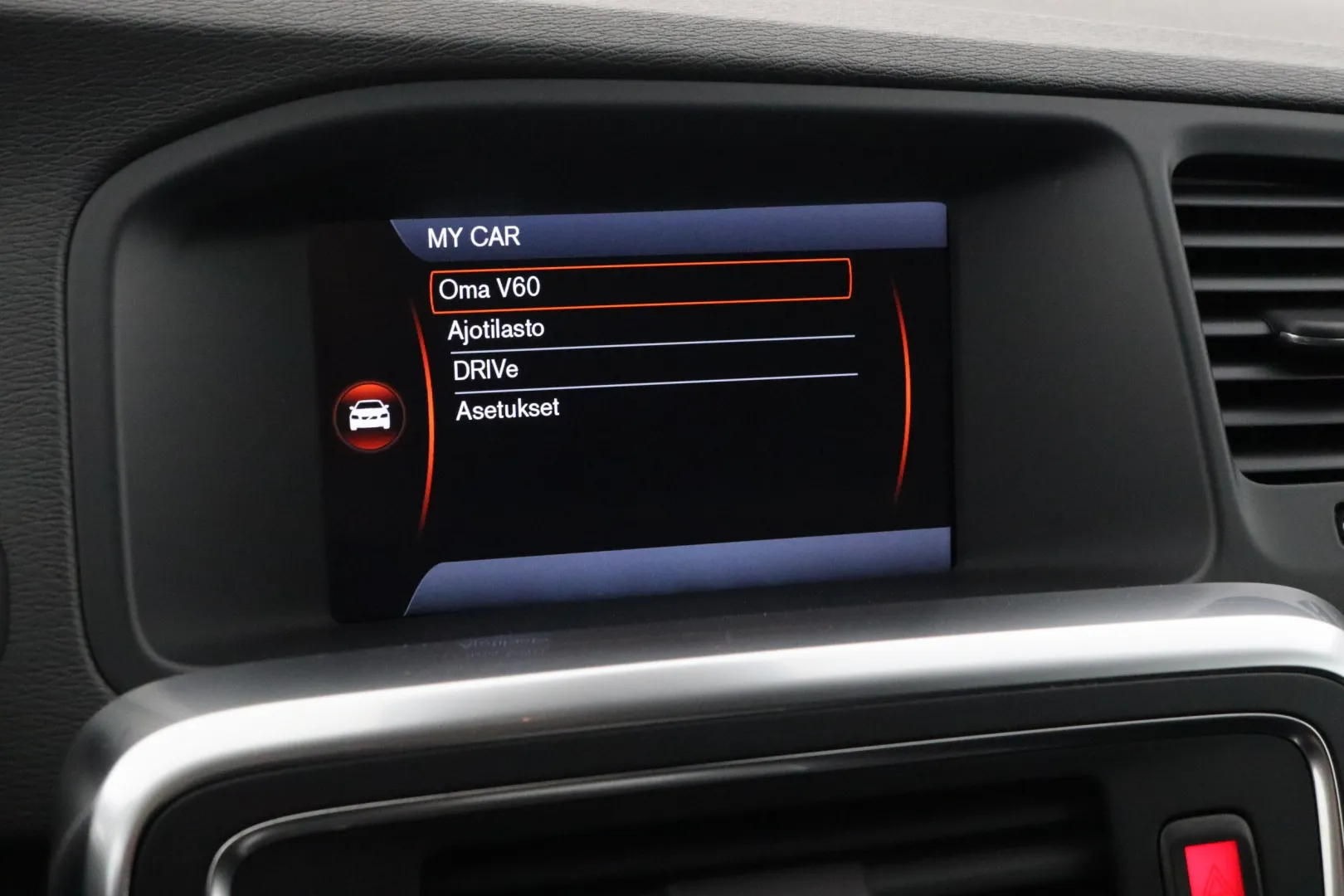 VOLVO V60 VXA-774 carousel image