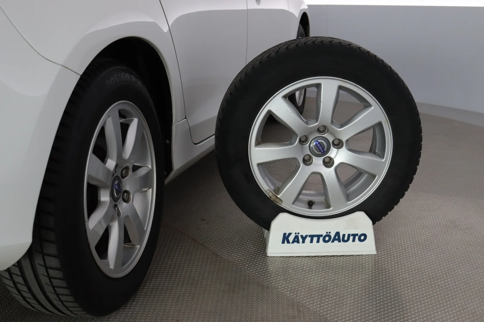 VOLVO V60 VXA-774 carousel image