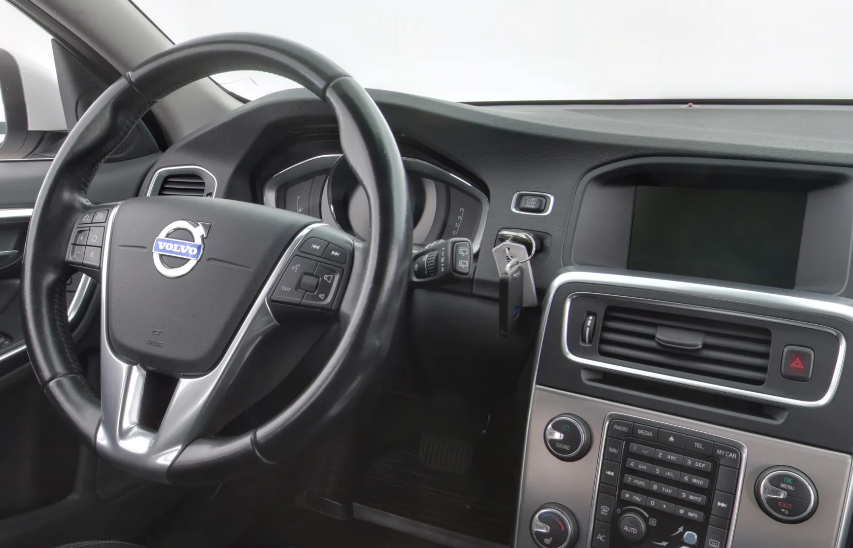 VOLVO V60 VXA-774 carousel image