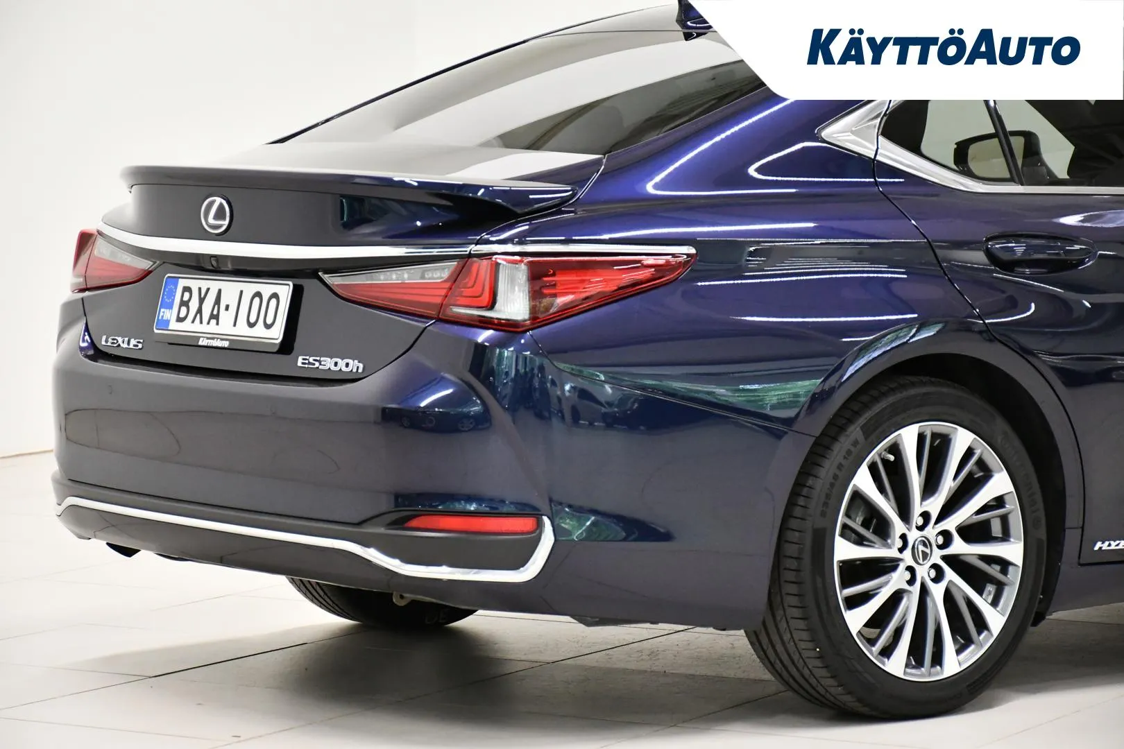 LEXUS ES BXA-100 carousel image