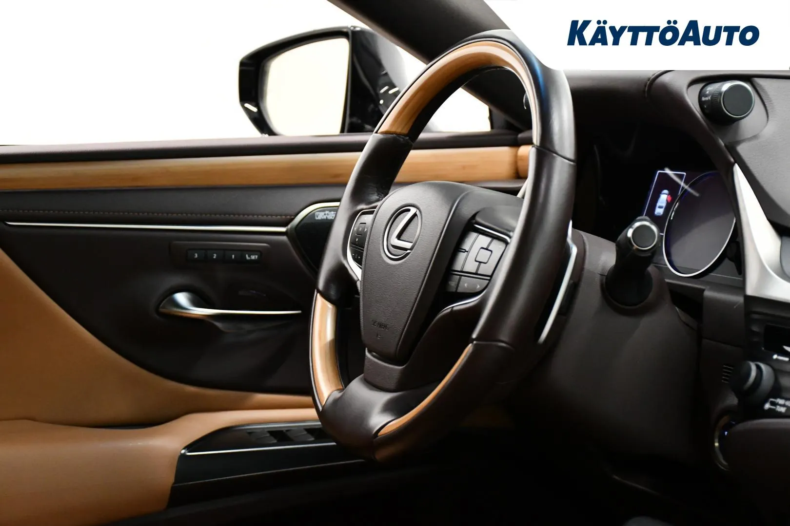 LEXUS ES BXA-100 carousel image