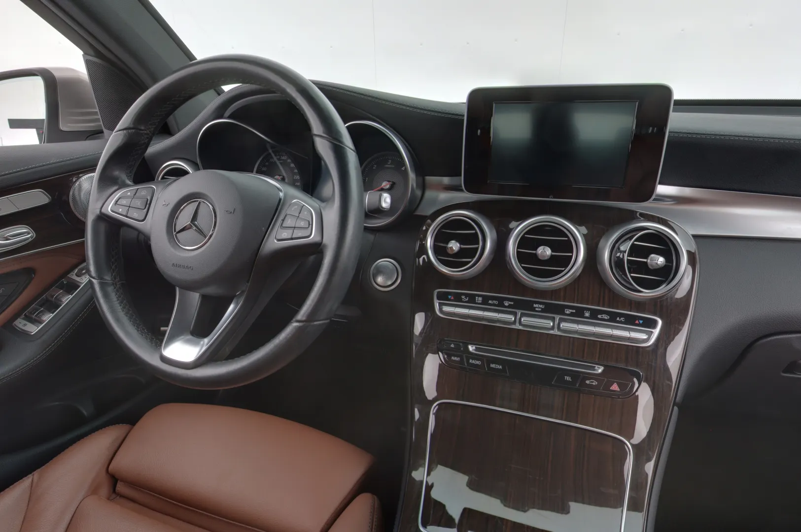 MERCEDES-BENZ GLC XVS-296 carousel image