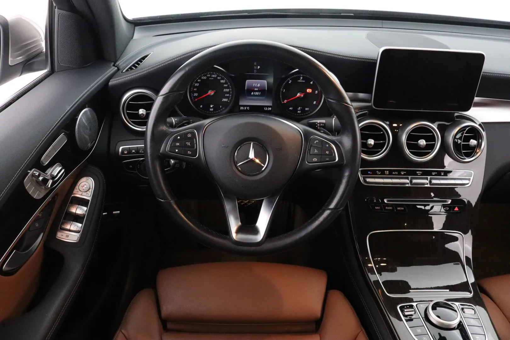 MERCEDES-BENZ GLC XVS-296 carousel image