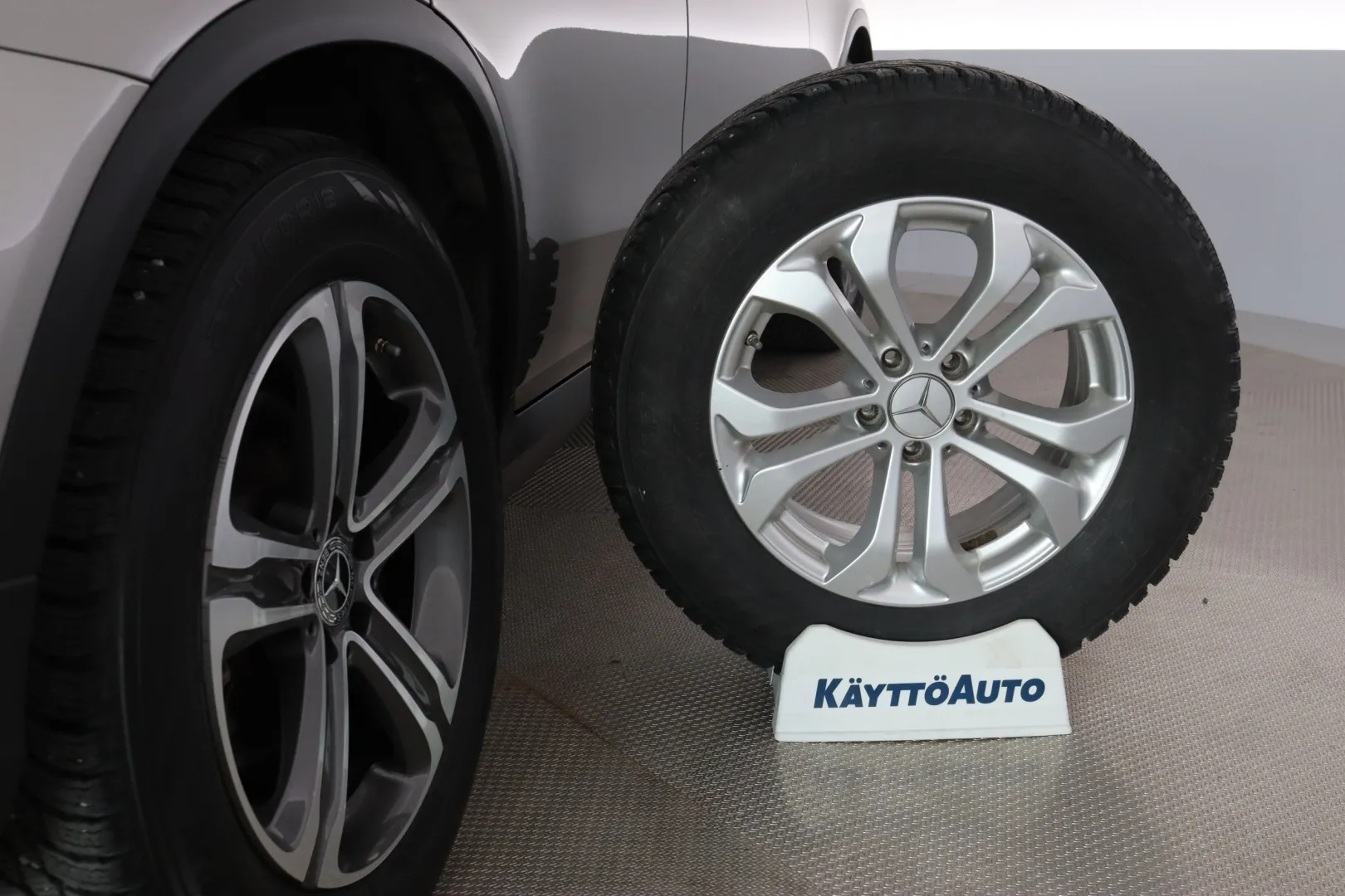 MERCEDES-BENZ GLC XVS-296 carousel image