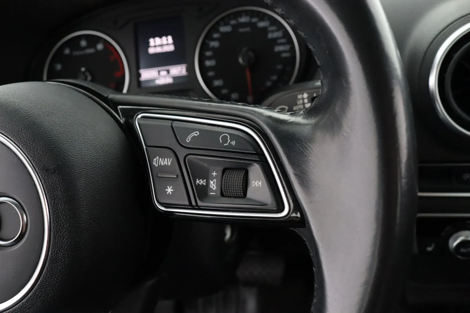 AUDI A3 XNR-773 carousel image