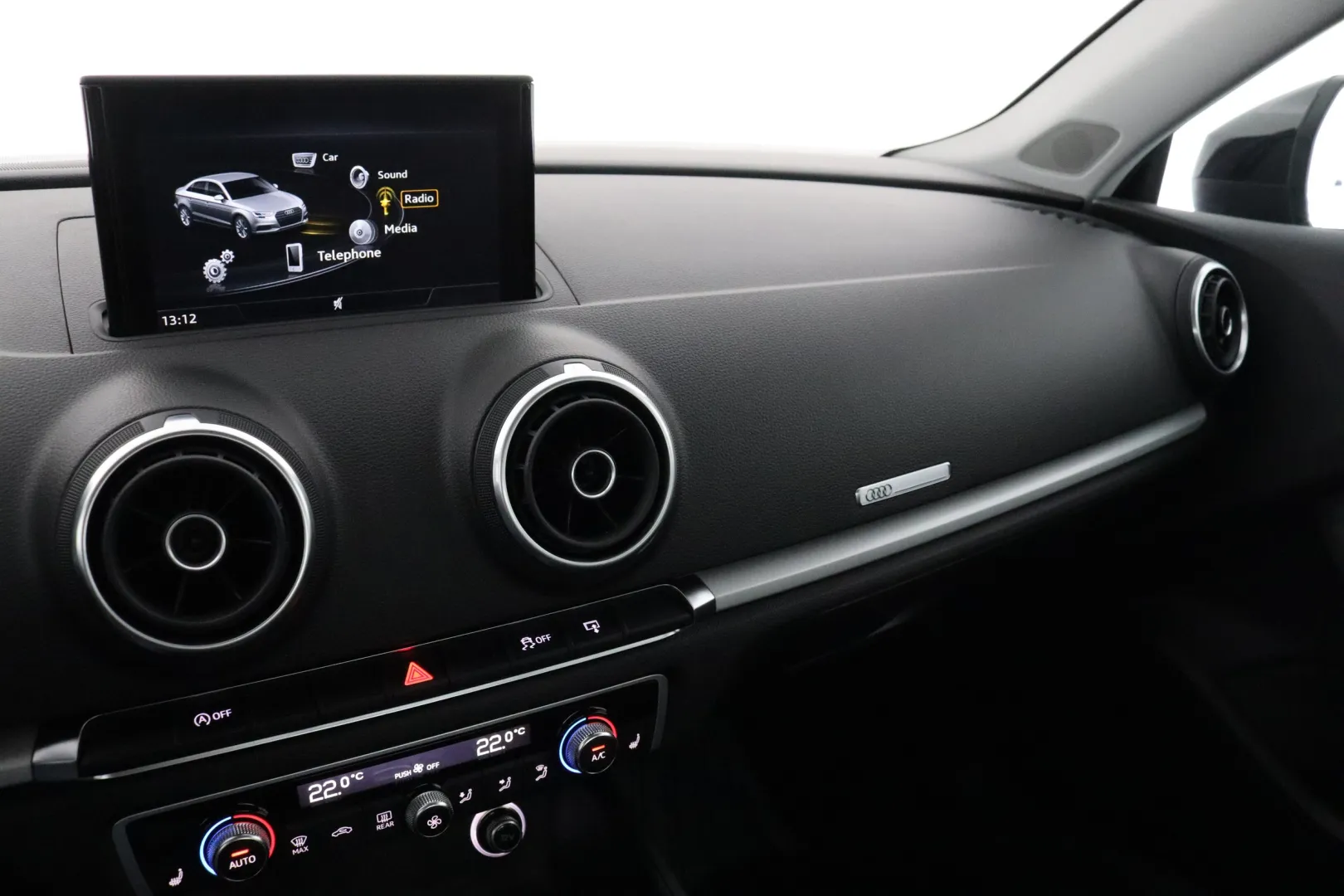 AUDI A3 XNR-773 carousel image