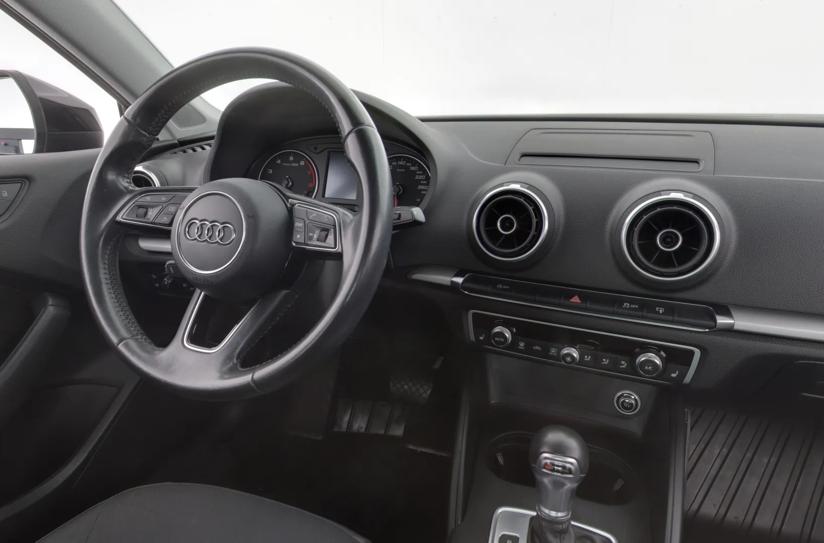 AUDI A3 XNR-773 carousel image