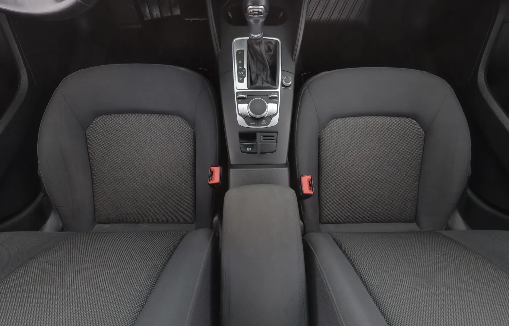 AUDI A3 XNR-773 carousel image