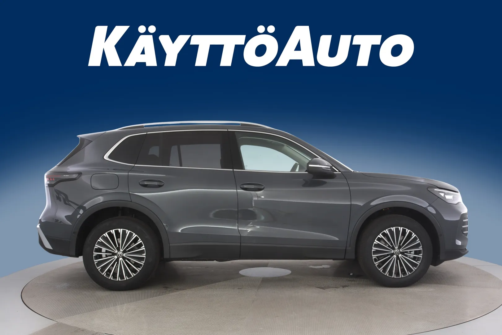 Volkswagen Tiguan CSI-229 carousel image