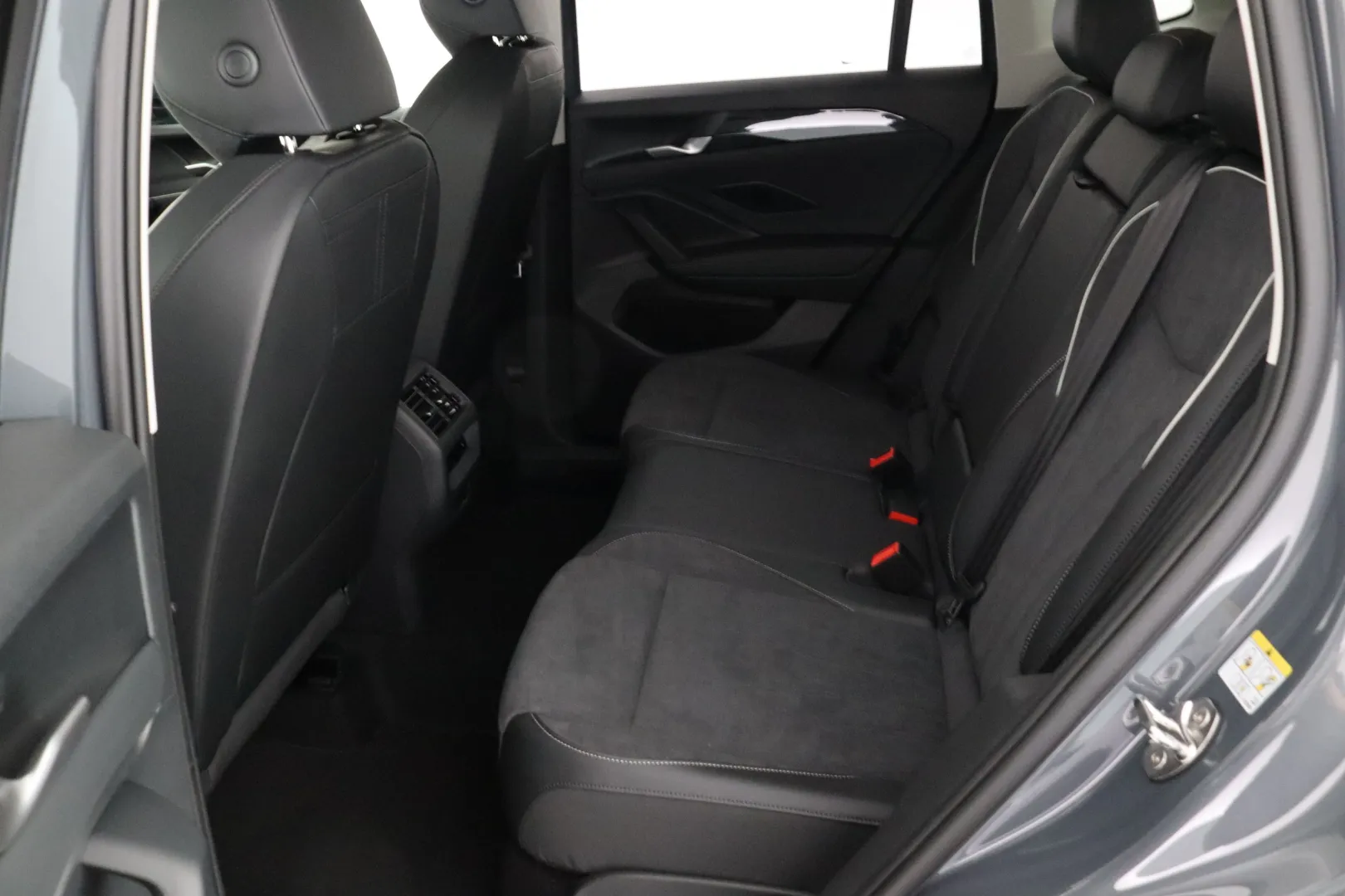 Volkswagen Tiguan CSI-229 carousel image