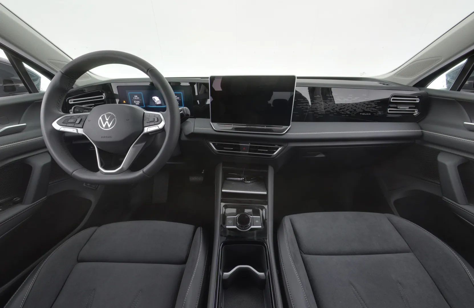 Volkswagen Tiguan CSI-229 carousel image