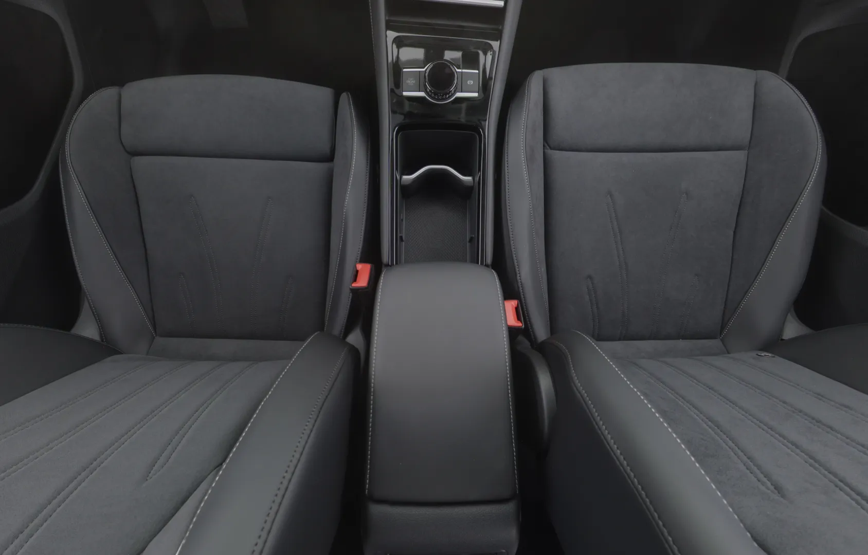 Volkswagen Tiguan CSI-229 carousel image