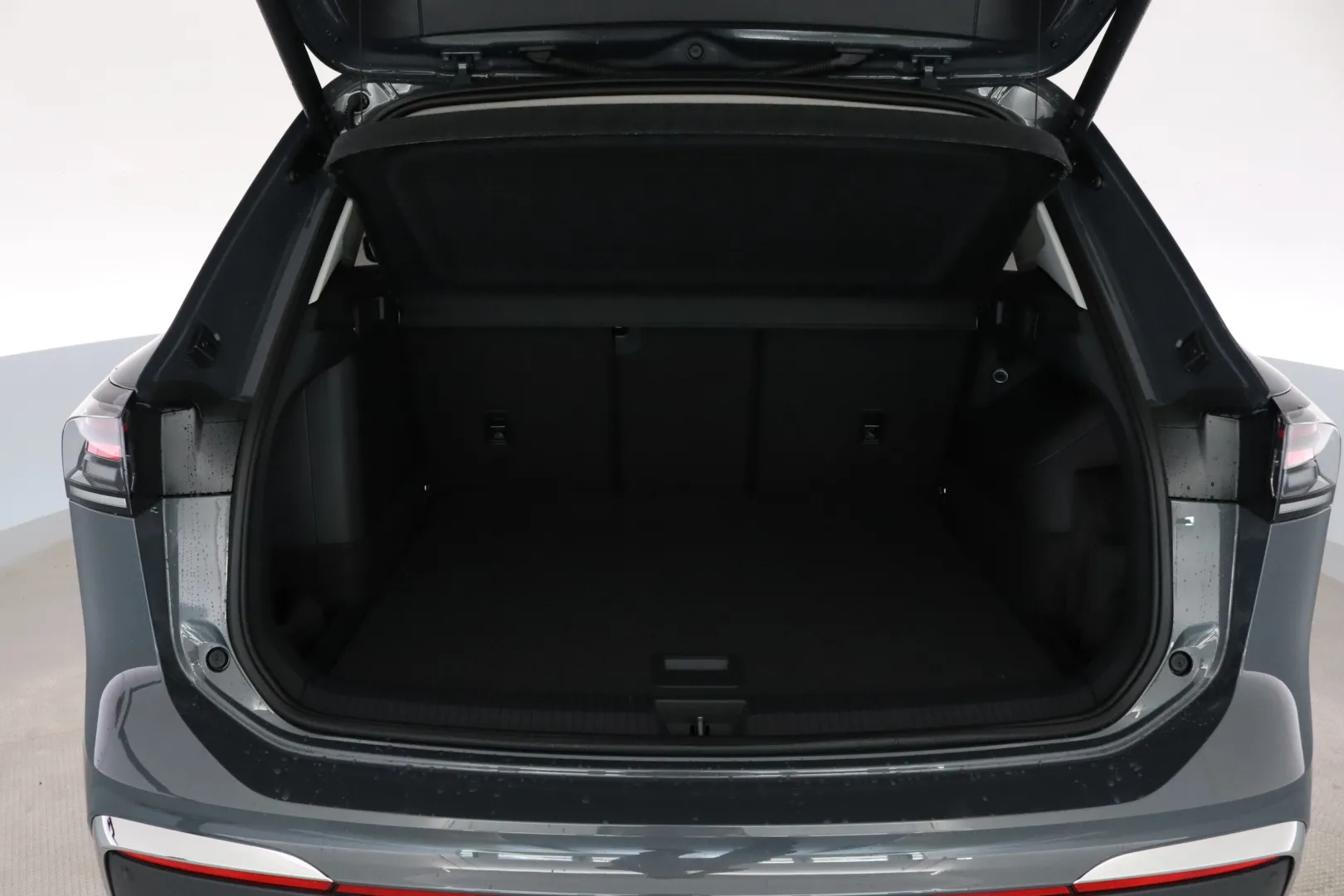 Volkswagen Tiguan CSI-229 carousel image