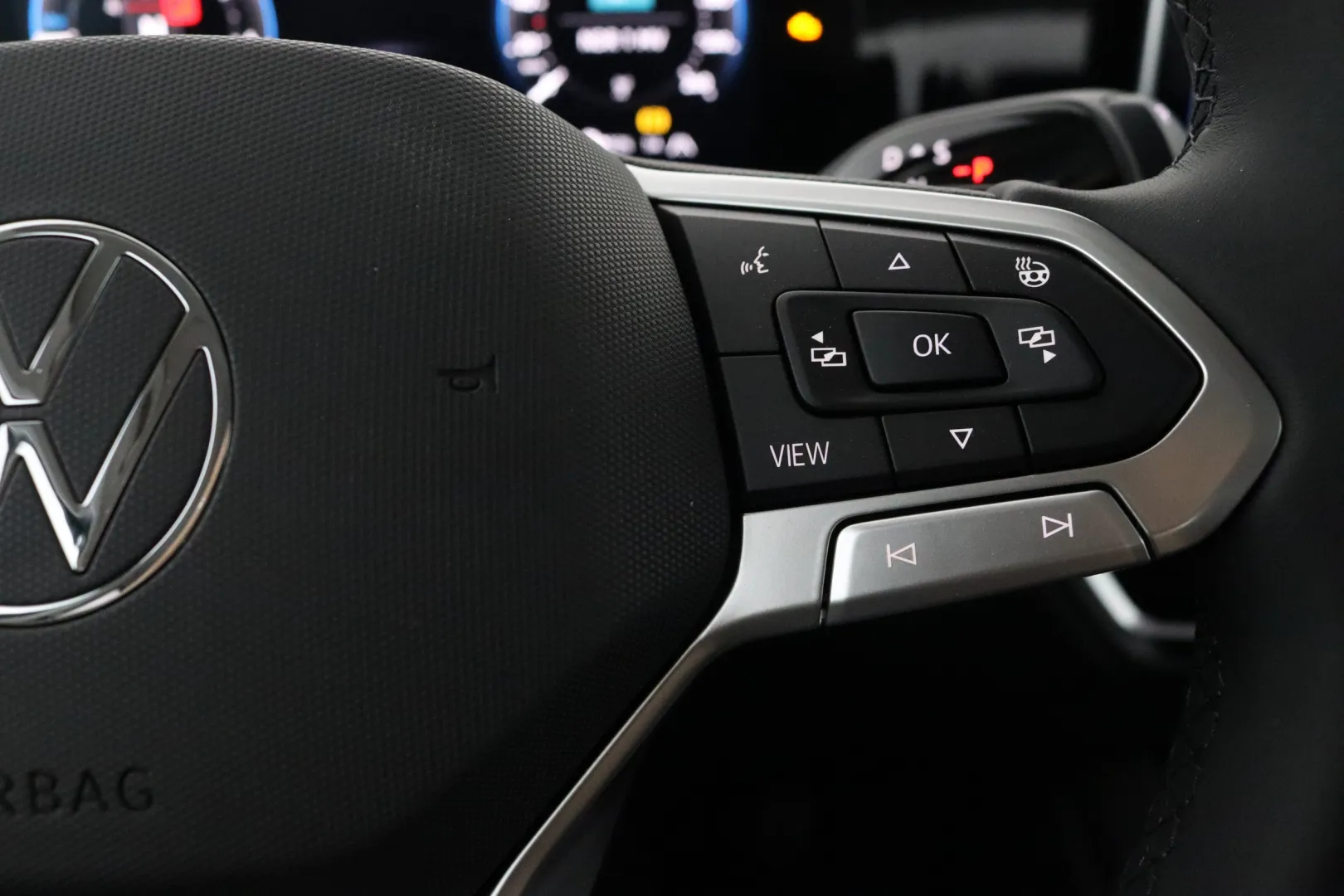 Volkswagen Tiguan CSI-229 carousel image