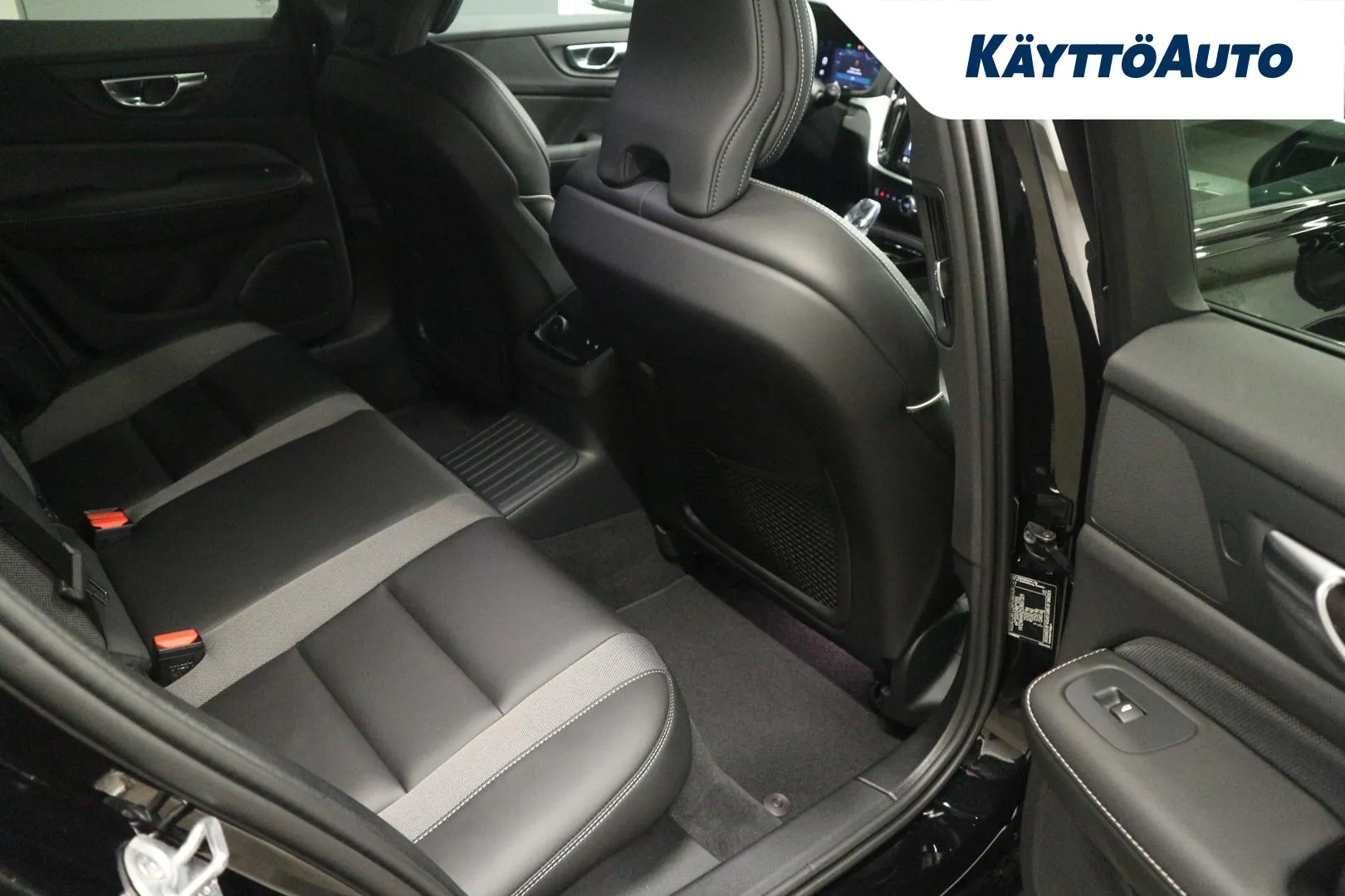 Volvo V60 GRE-117 carousel image