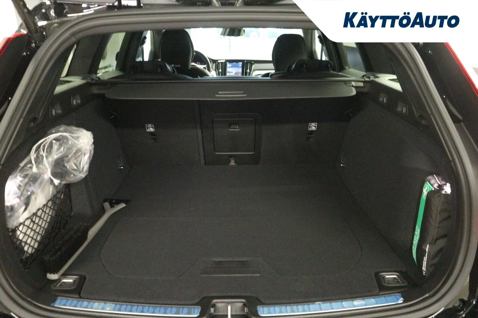 Volvo V60 GRE-117 carousel image