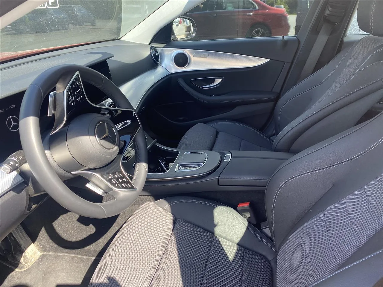 MERCEDES-BENZ E NNC-593 carousel image