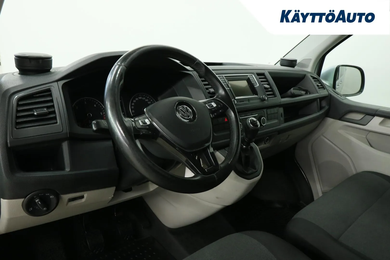 VOLKSWAGEN Transporter LOK-581 carousel image