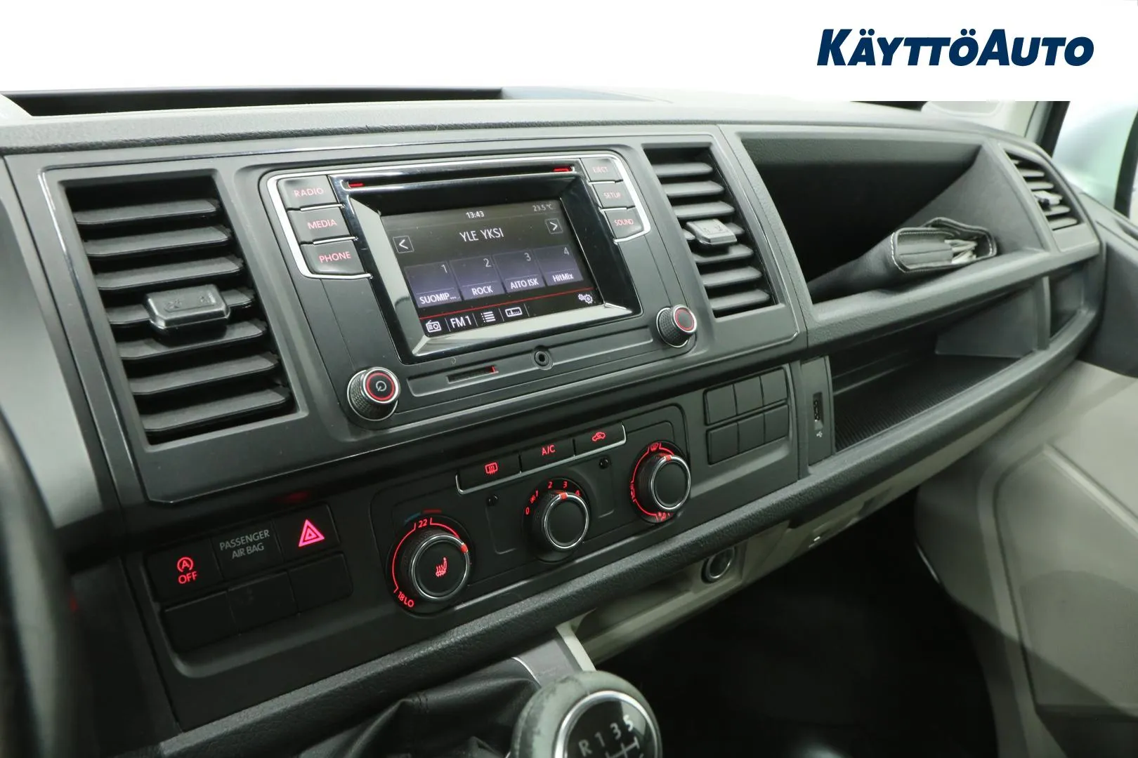 VOLKSWAGEN Transporter LOK-581 carousel image