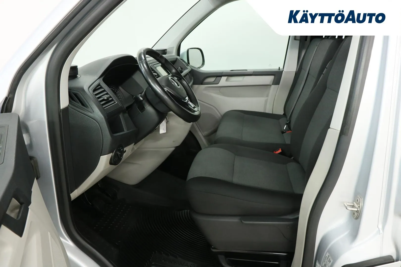 VOLKSWAGEN Transporter LOK-581 carousel image