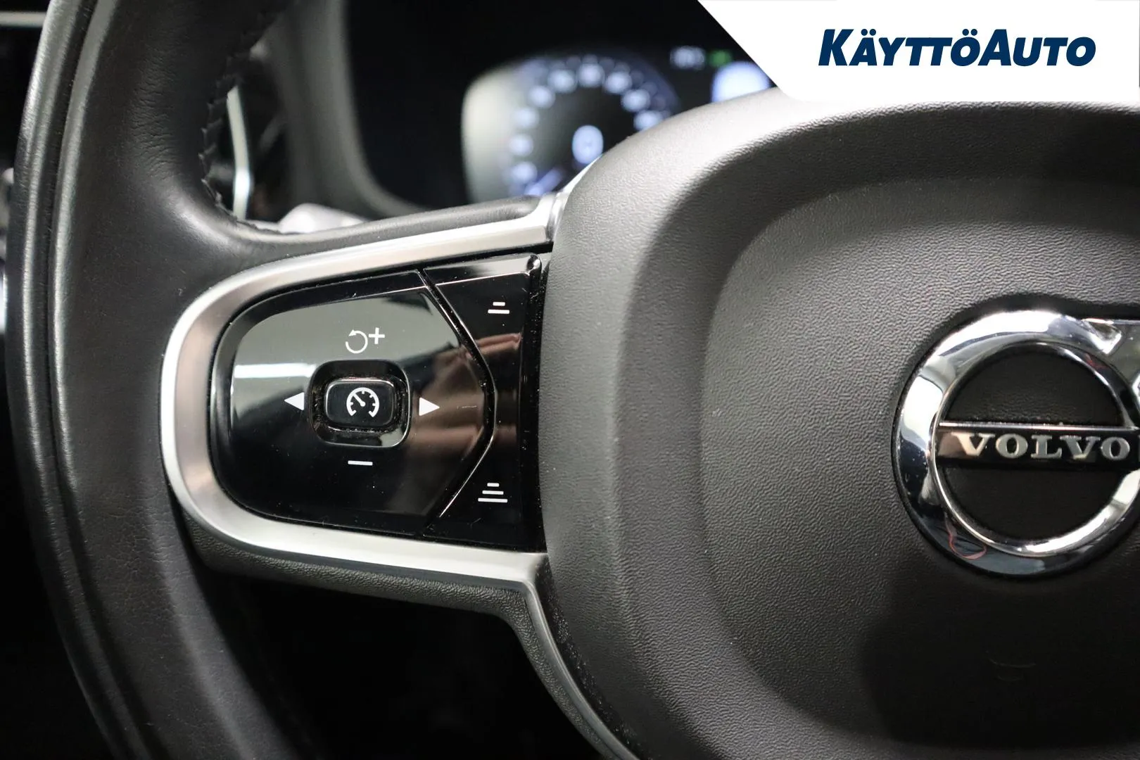 VOLVO V60 BXM-704 carousel image