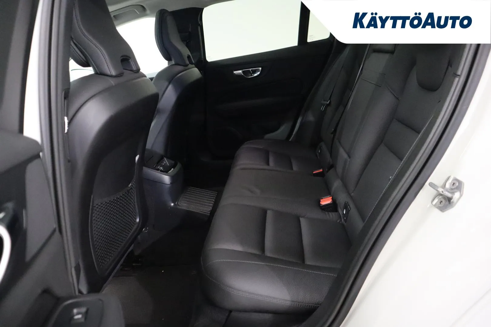VOLVO V60 BXM-704 carousel image