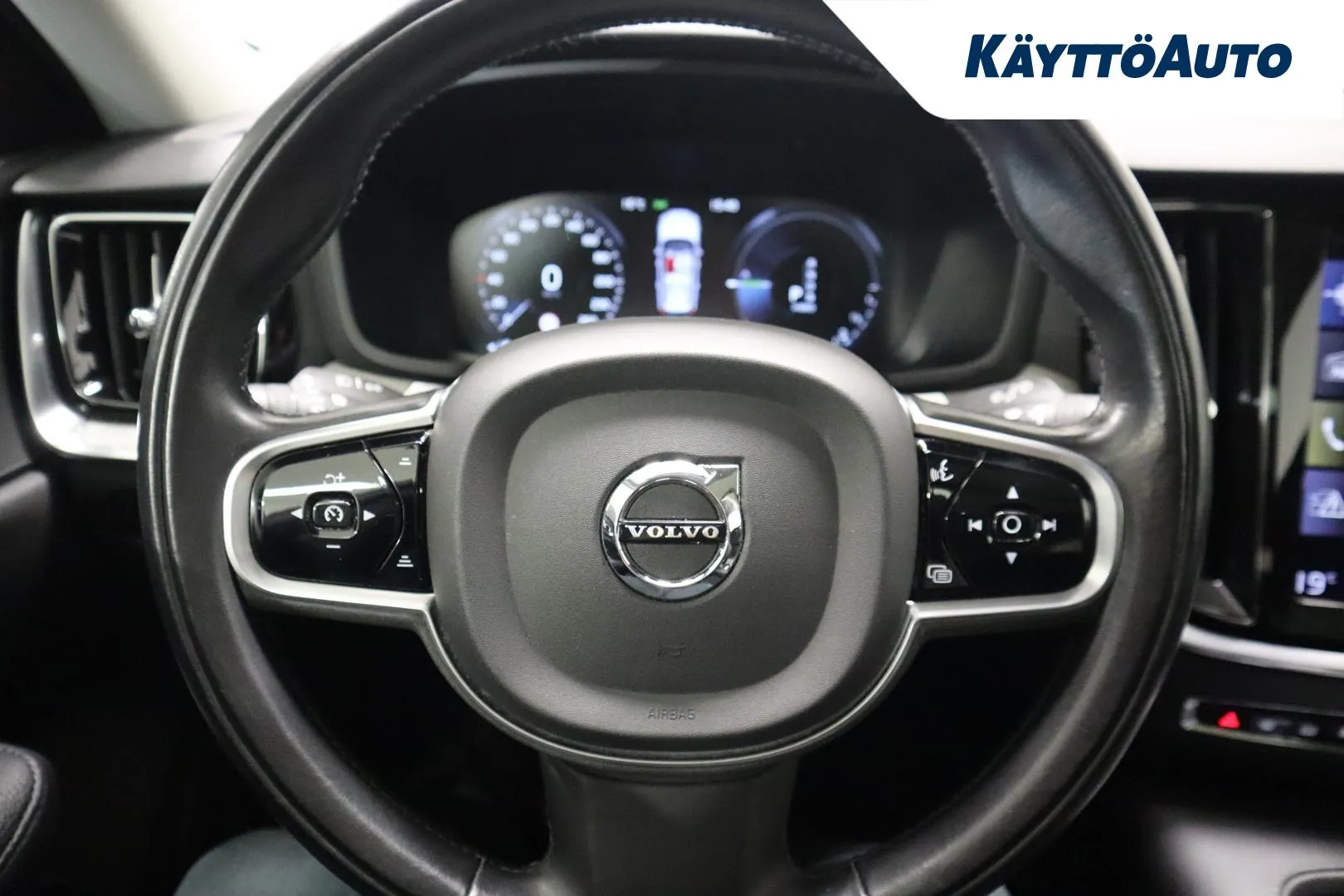 VOLVO V60 BXM-704 carousel image