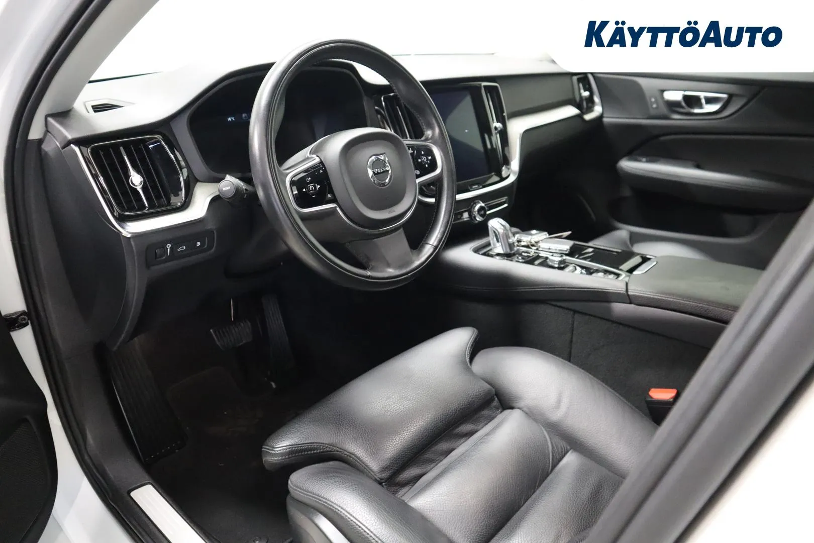VOLVO V60 BXM-704 carousel image