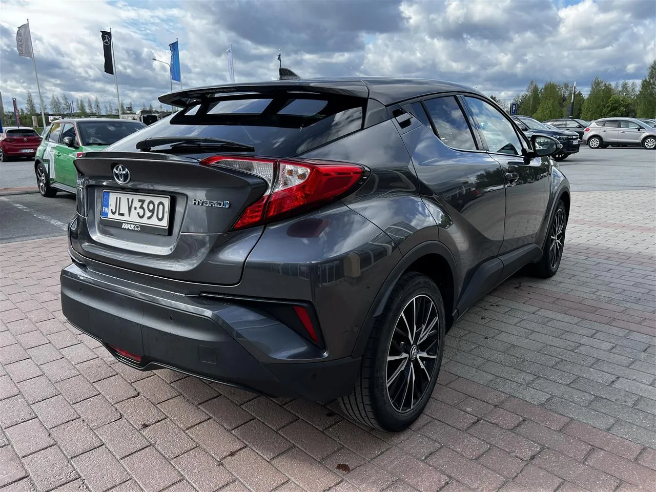Toyota C-HR JLV-390 carousel image