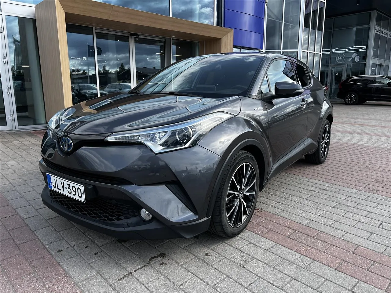 Toyota C-HR JLV-390 carousel image