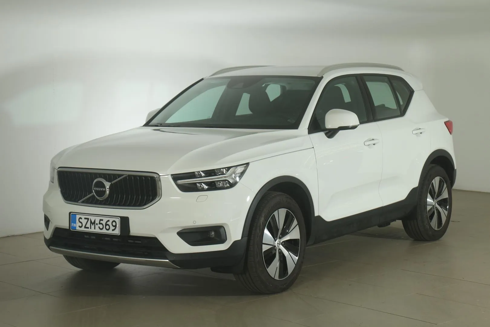 VOLVO XC40 SZM-569 carousel image