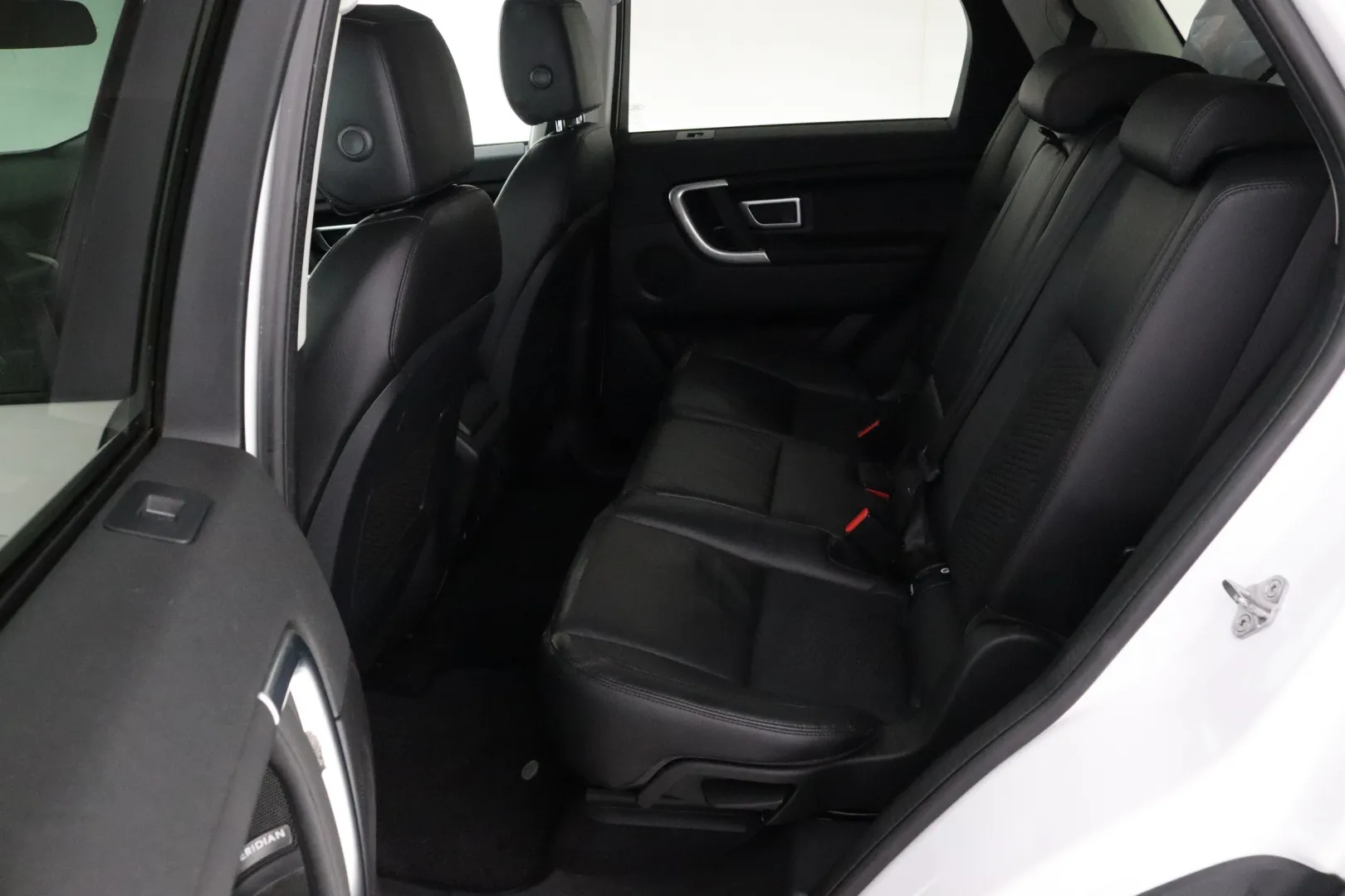 LAND ROVER Discovery Sport XVV-913 carousel image