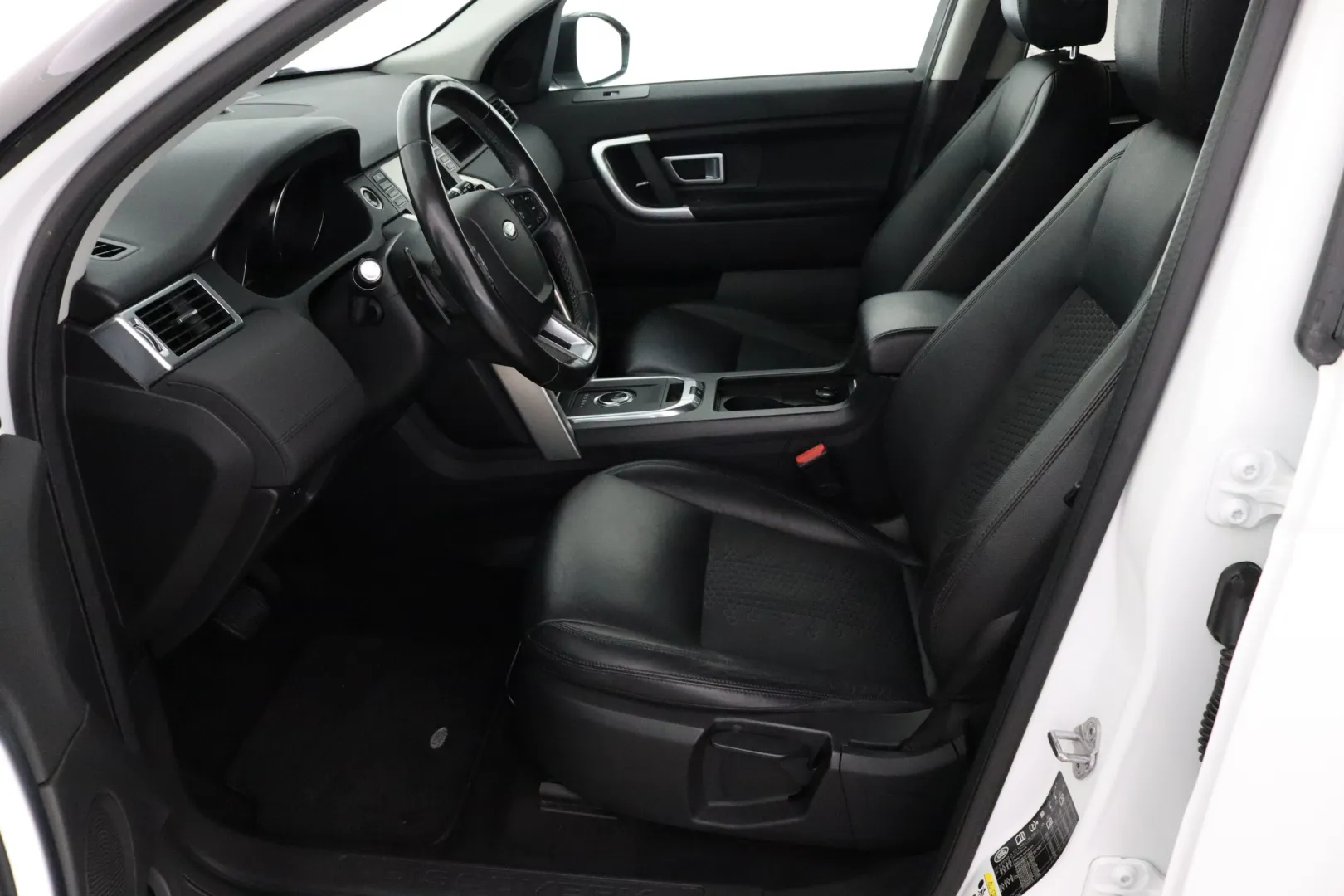 LAND ROVER Discovery Sport XVV-913 carousel image