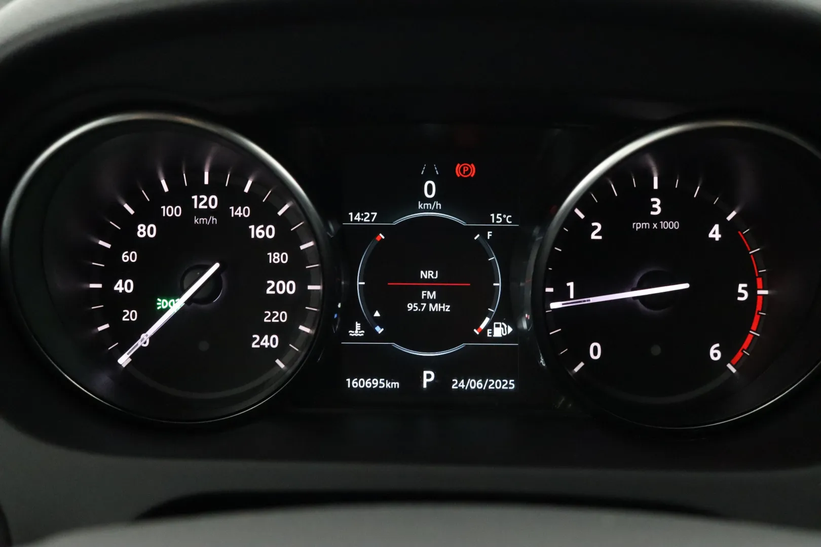 LAND ROVER Discovery Sport XVV-913 carousel image