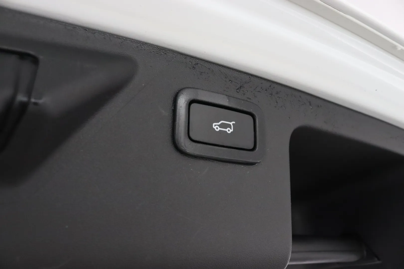 LAND ROVER Discovery Sport XVV-913 carousel image