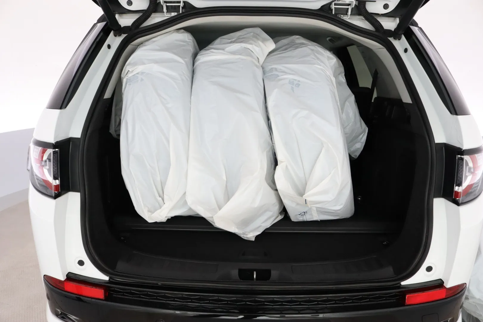 LAND ROVER Discovery Sport XVV-913 carousel image