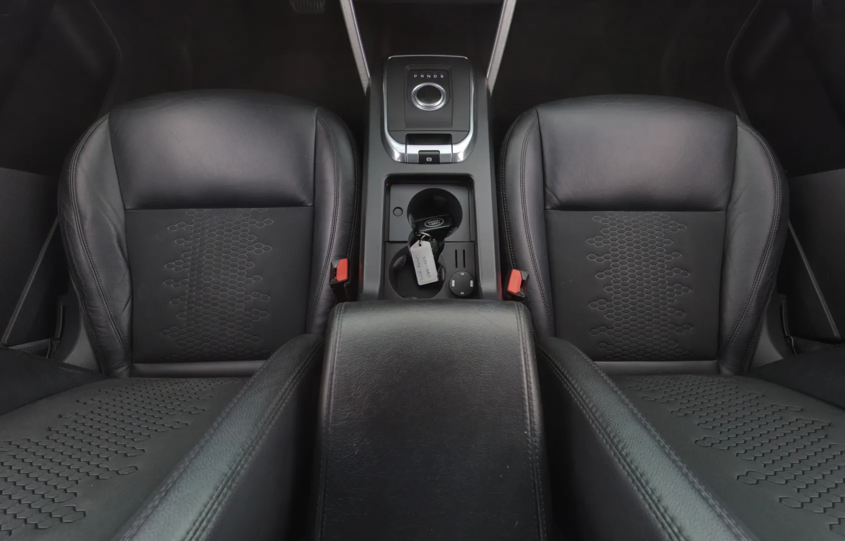 LAND ROVER Discovery Sport XVV-913 carousel image