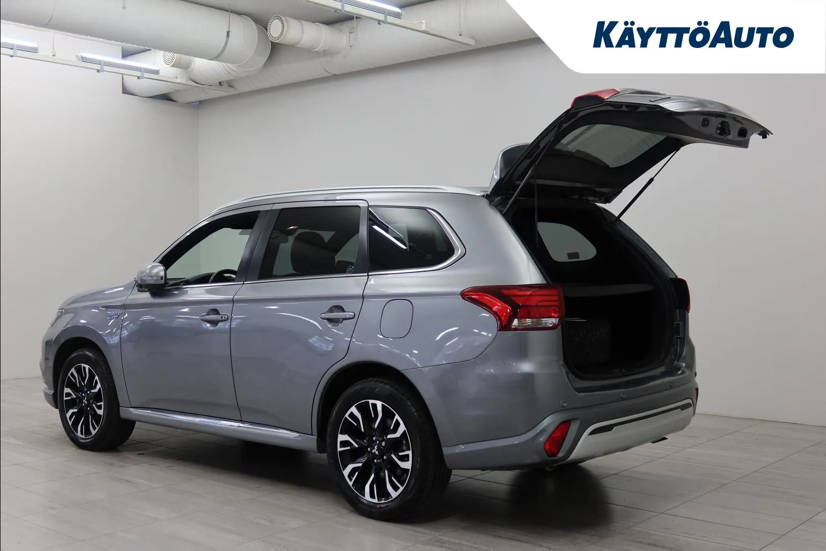Mitsubishi Outlander PHEV BXL-279 carousel image