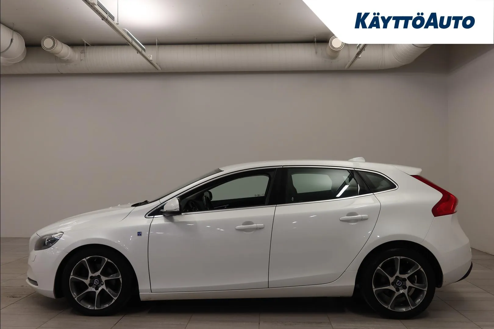Volvo V40 YIS-966 carousel image