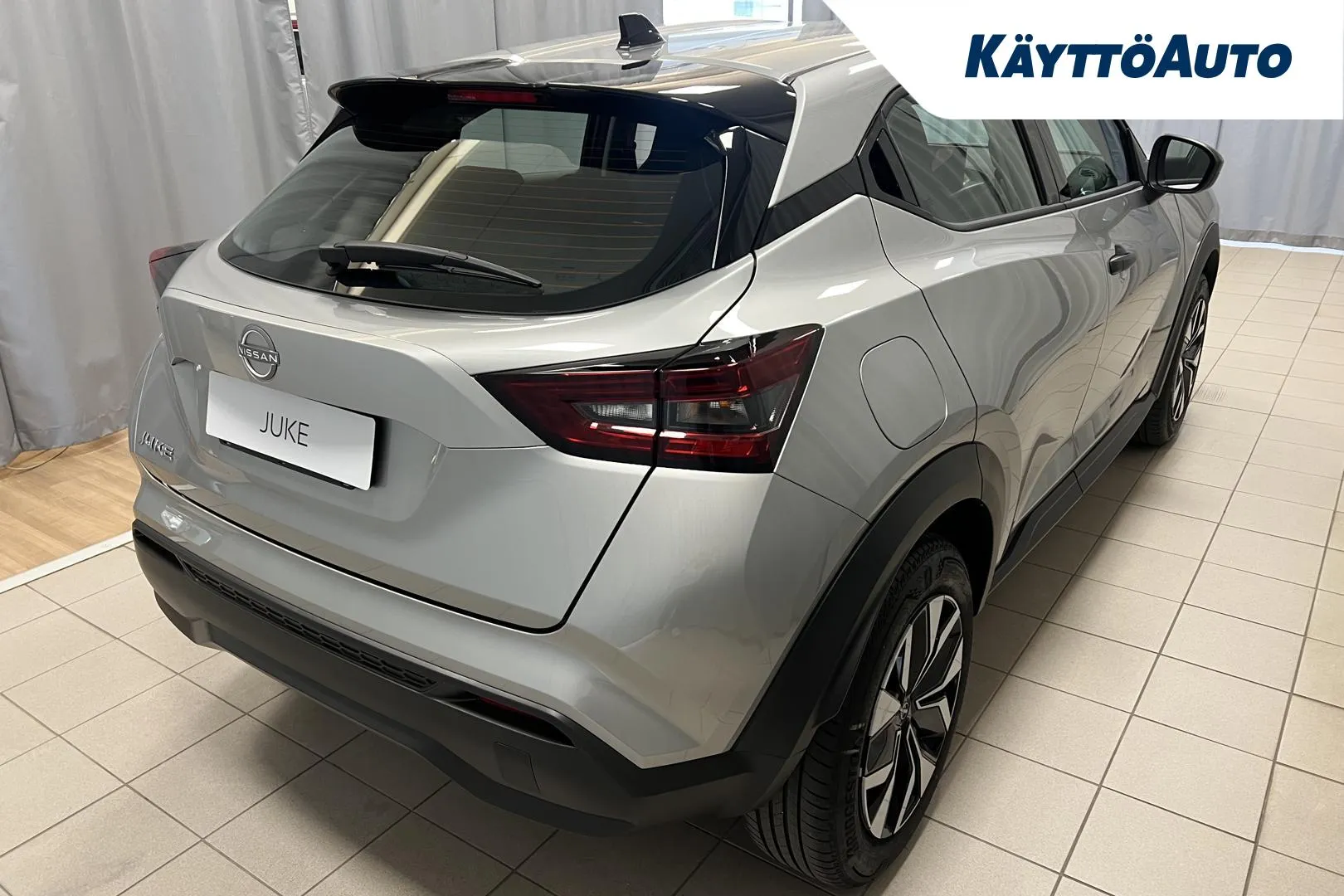 Nissan Juke SZJ-135 carousel image