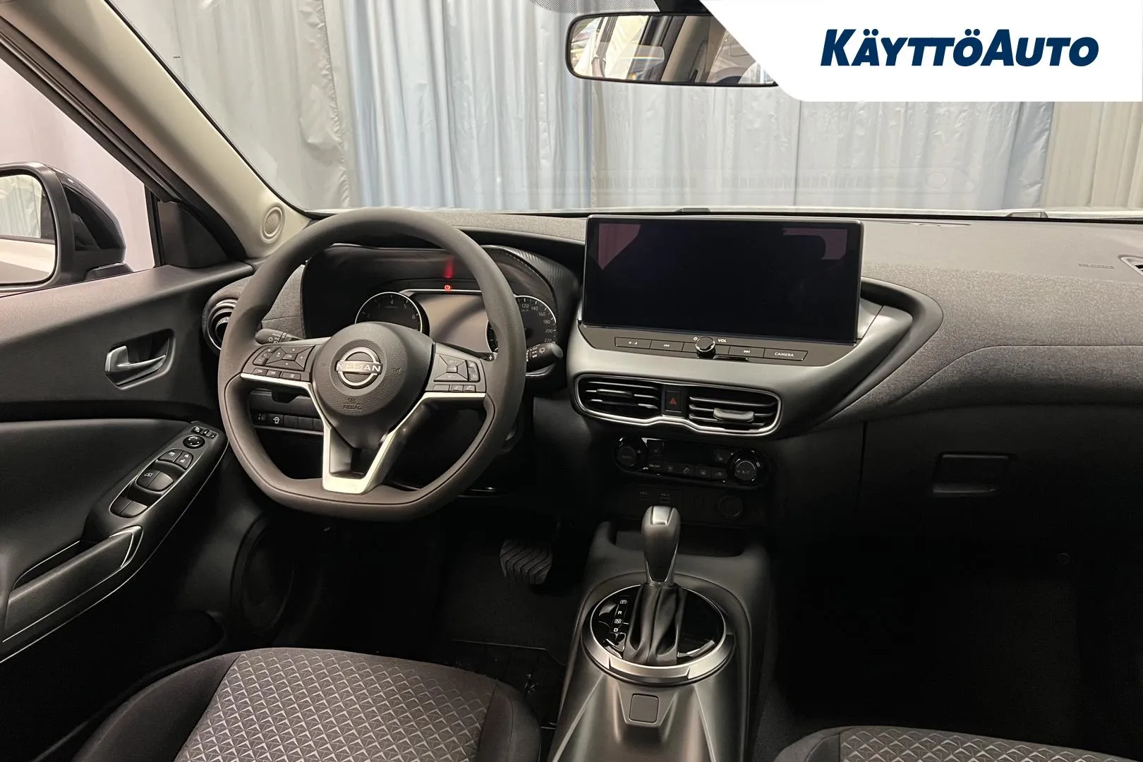 Nissan Juke SZJ-135 carousel image