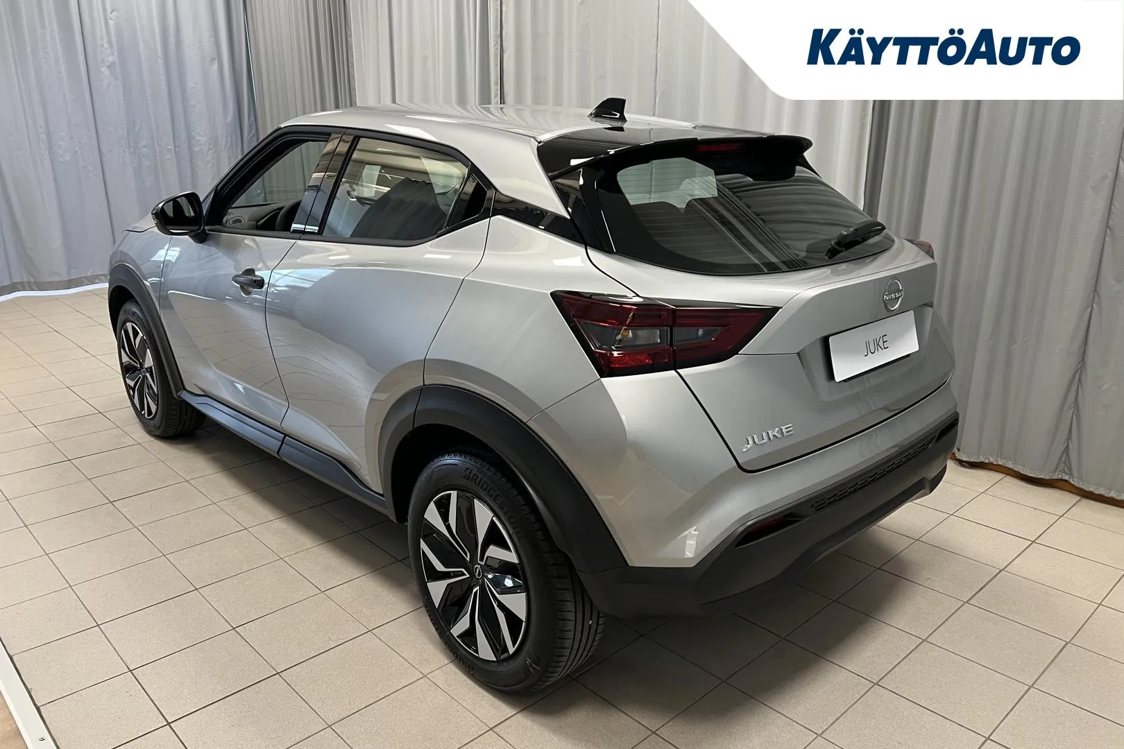 Nissan Juke SZJ-135 carousel image