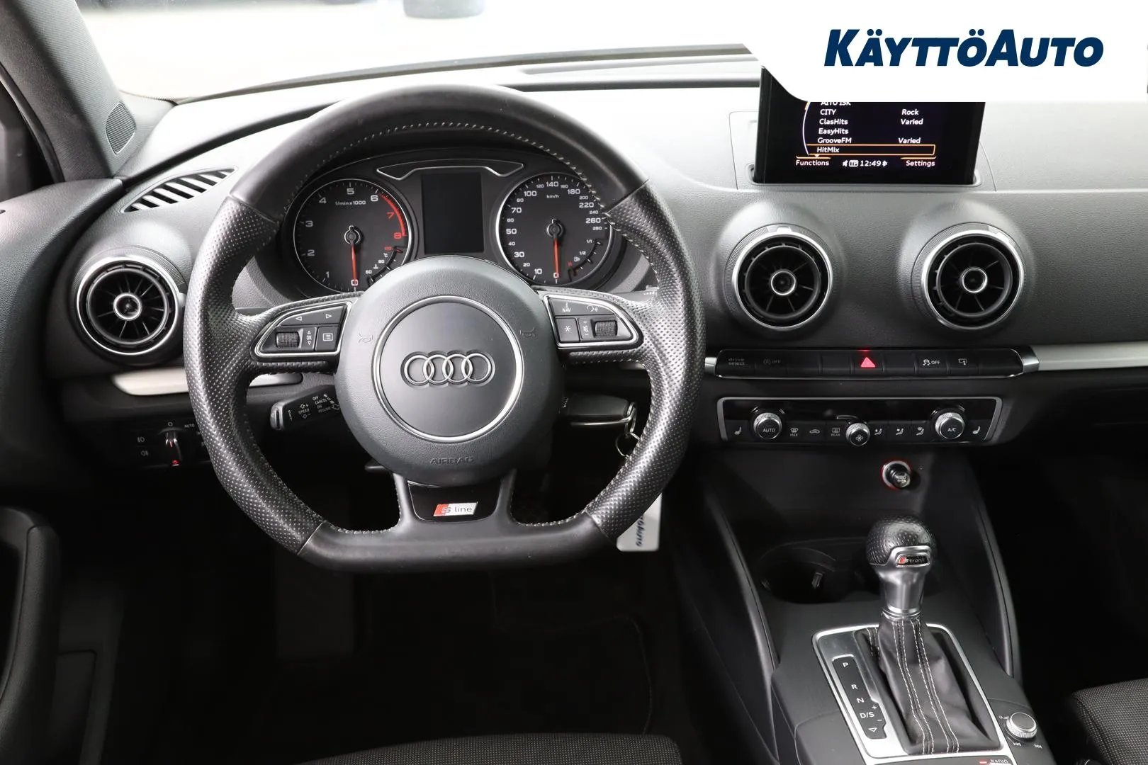 AUDI A3 UYR-382 carousel image