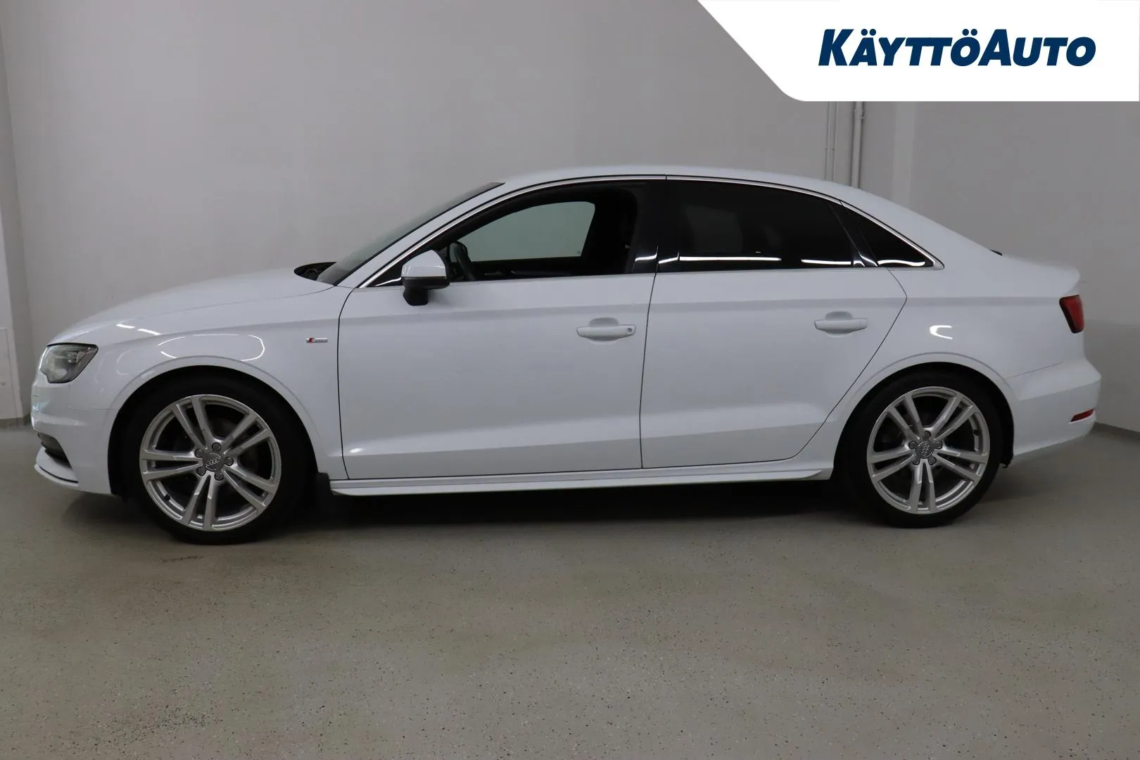 AUDI A3 UYR-382 carousel image