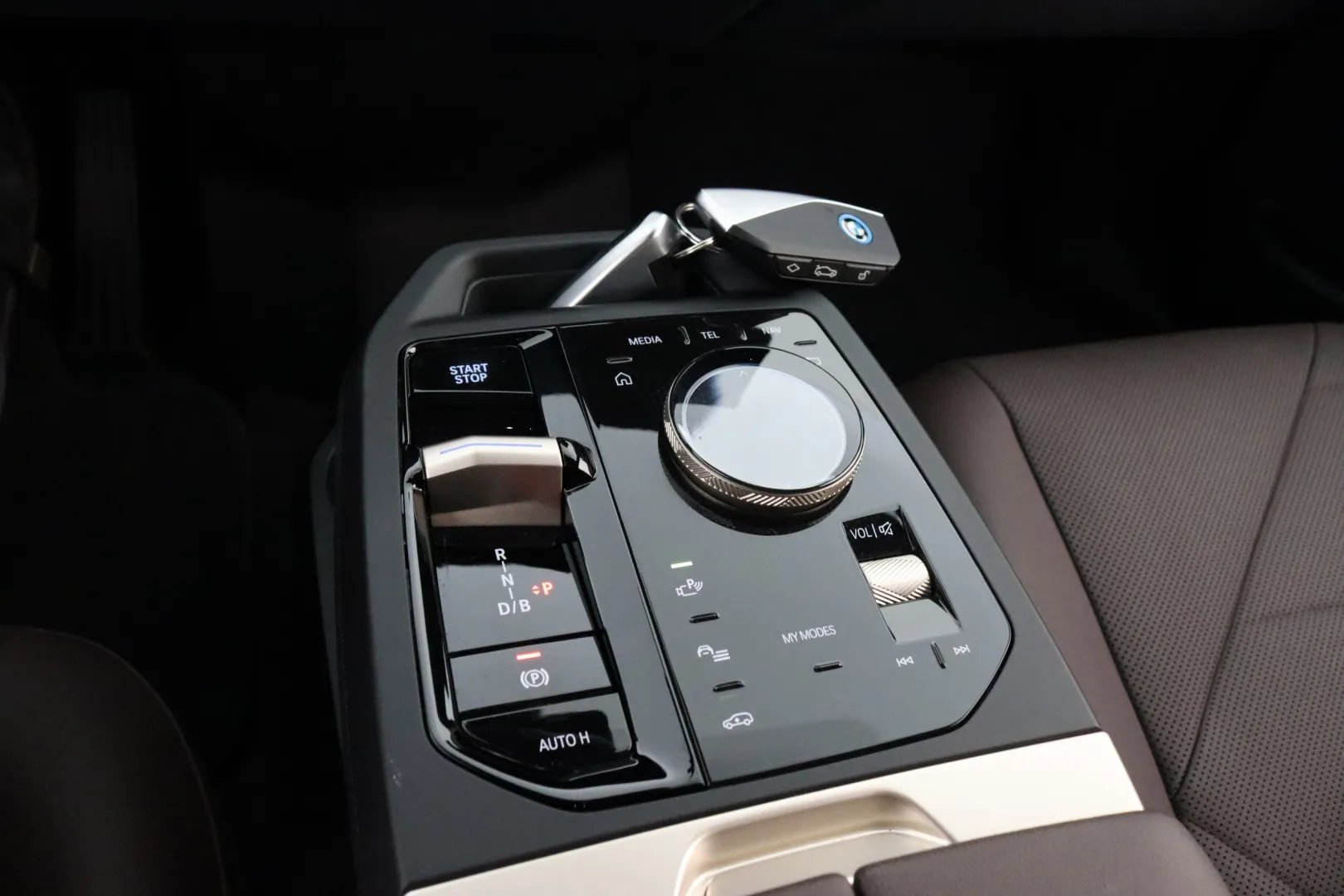 BMW iX MOL-435 carousel image