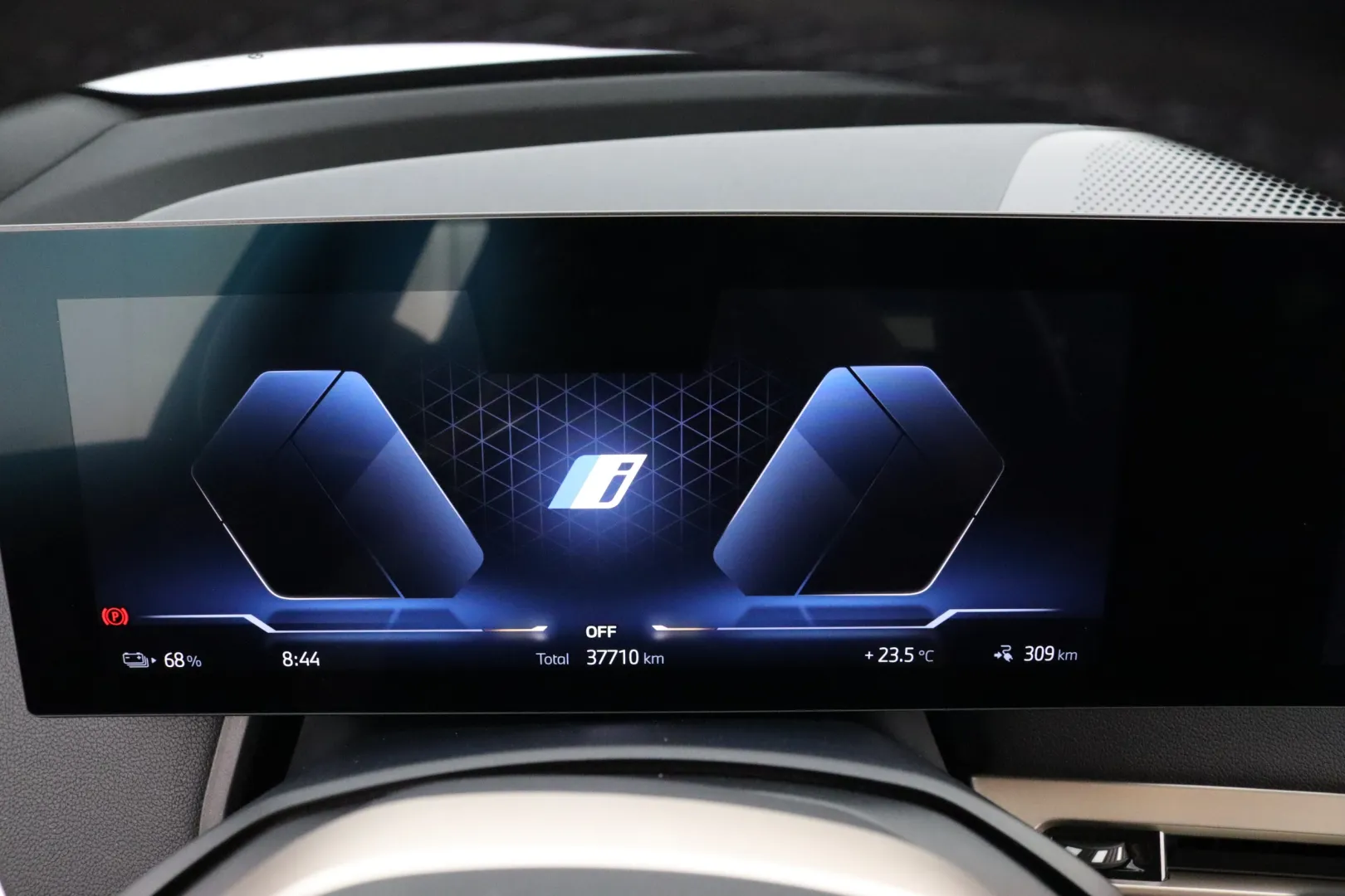 BMW iX MOL-435 carousel image