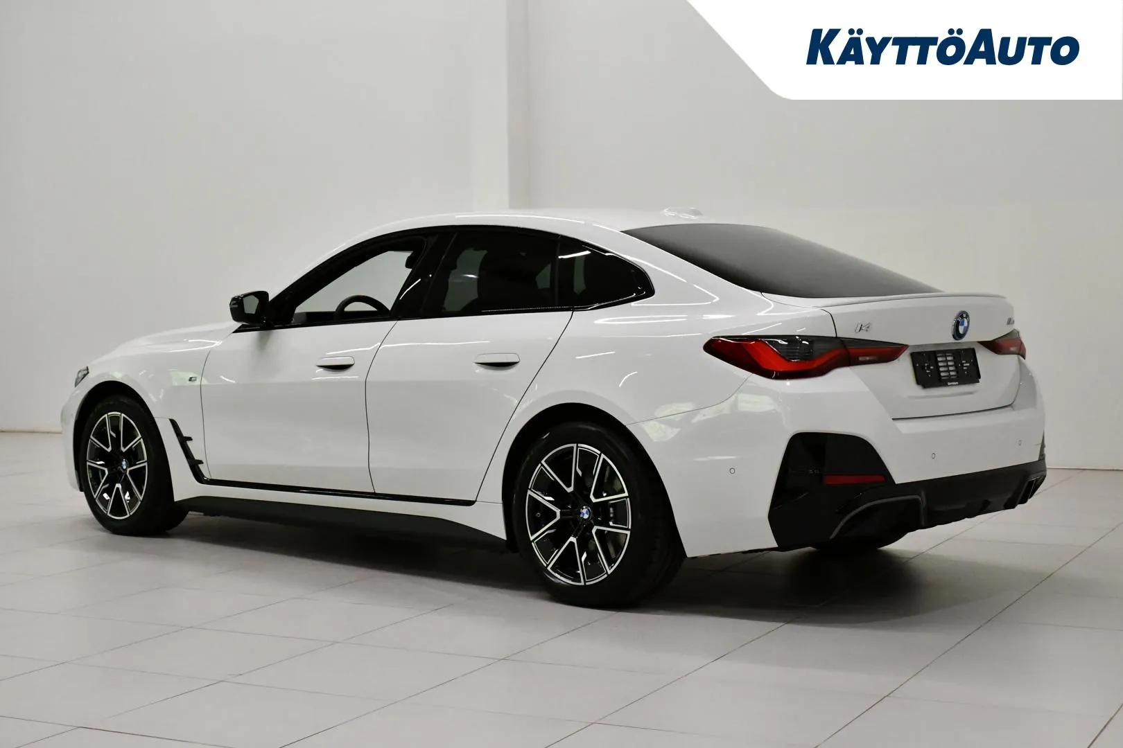 BMW i4 CSH-506 carousel image