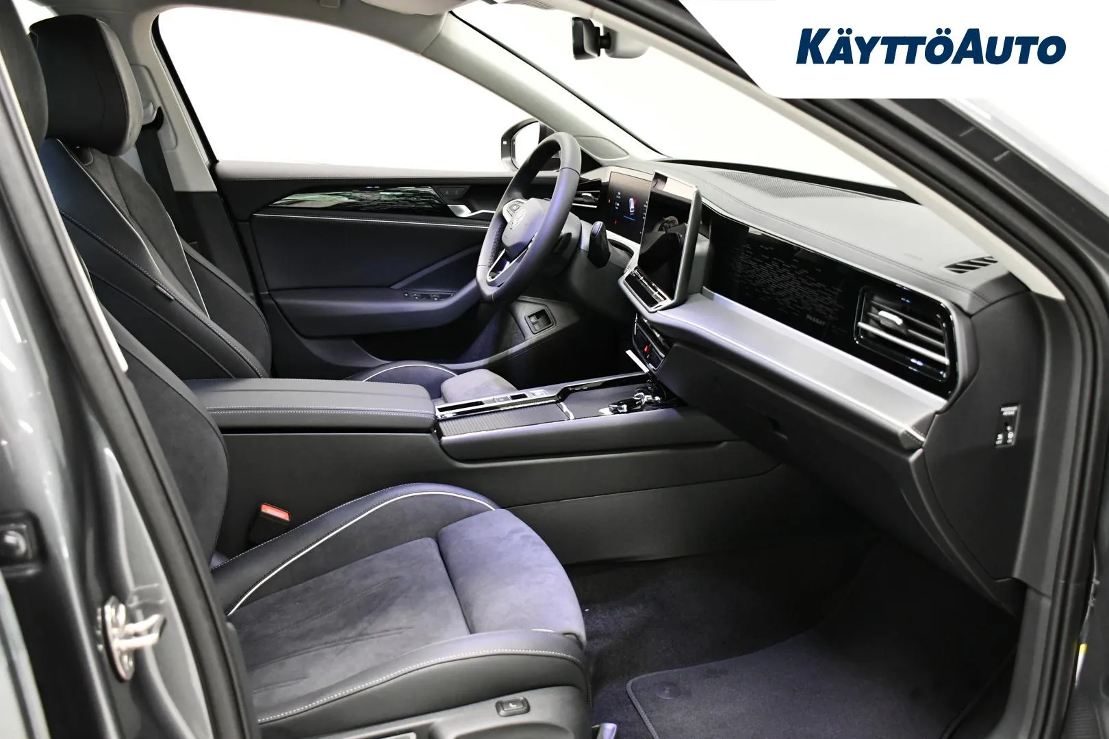Volkswagen Passat XTL-666 carousel image