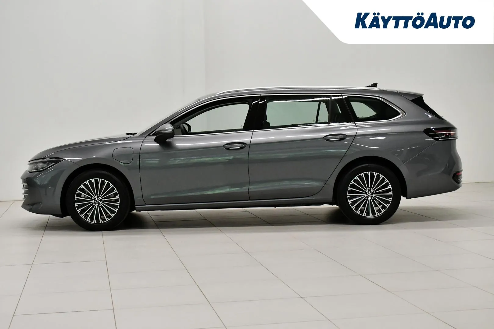 Volkswagen Passat XTL-666 carousel image