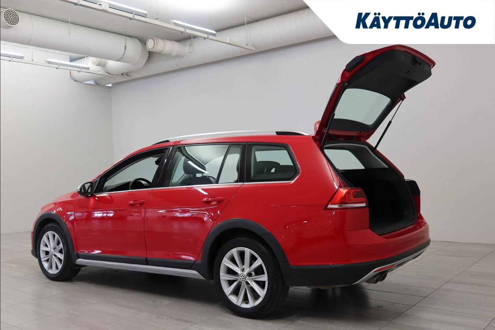 Volkswagen Golf NKR-753 carousel image